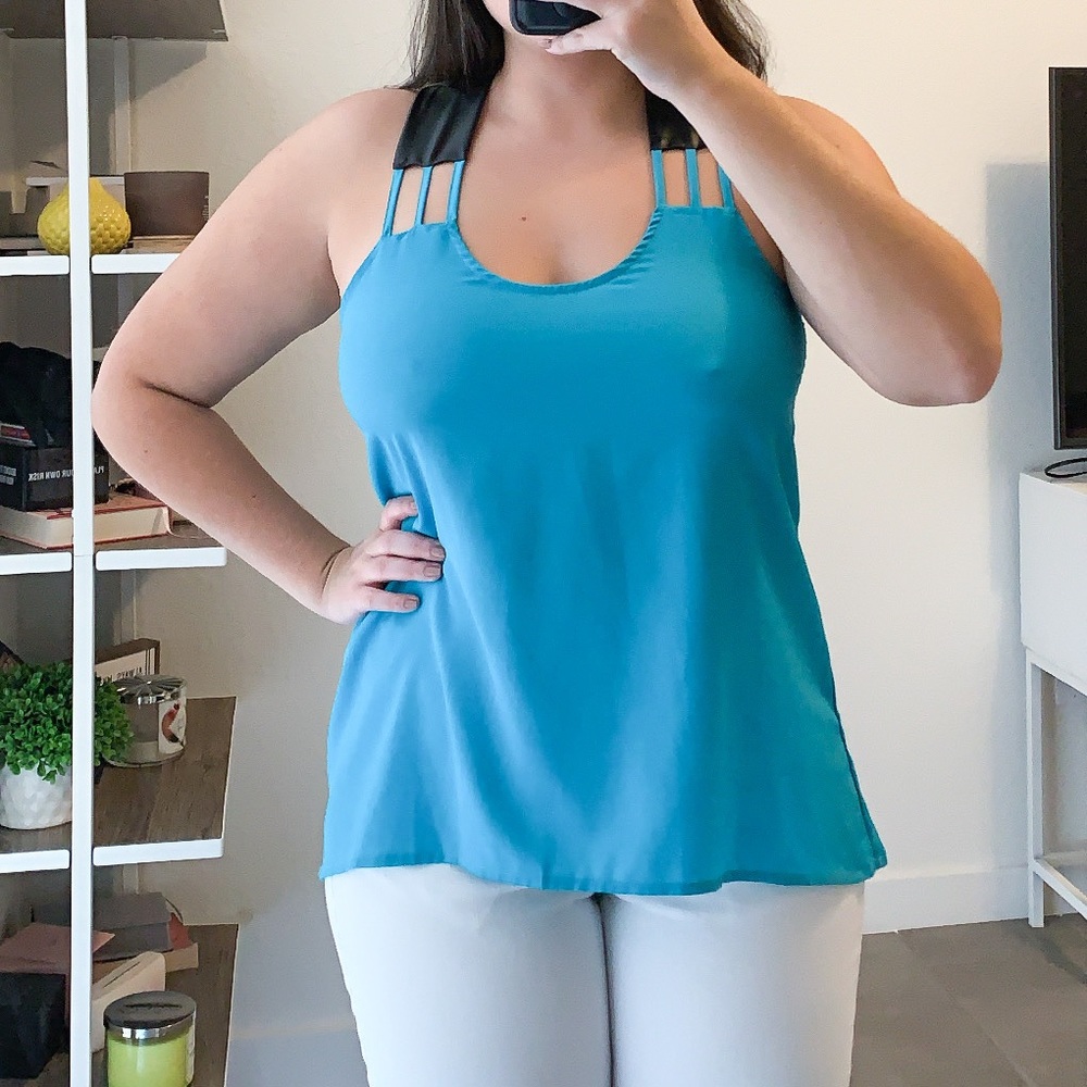 Halter top - Picture 2 of 2